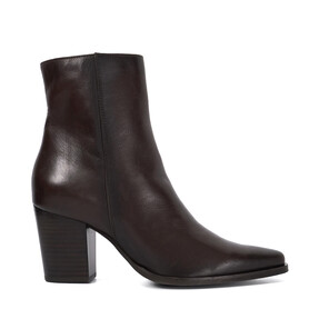 Autumnal footwear