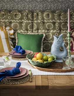 Furniture Village Augusta Large Dining Table detail