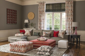 https://www.prshots.es/contents/archives/1979/1012/images/thumb350x287_auto/designers_guild_ss22-william-yeoward-_r2a5314_thumb.jpg