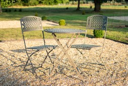 Bistro Set NT Oak Leaf Sage Brown £350