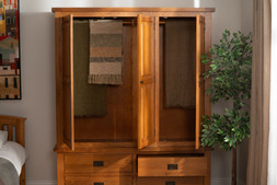 Kingston Oak 4 Drawers 3 Doors Wardrobe RRP €1,999 NOW €1,149