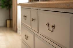 Bellevue Light Grey 7 Drawers Chest - RRP €1,299 NOW €649