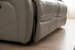 Pearson Grey Leather 3 Seater Electric Recliner Sofa RRP €3199 (NOW €1549)