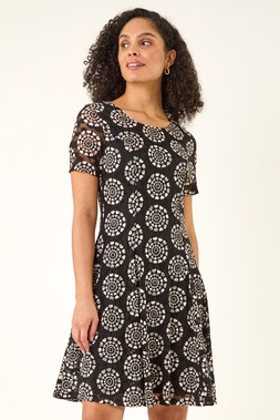 Roman Heart Circle Lace Stretch Dress