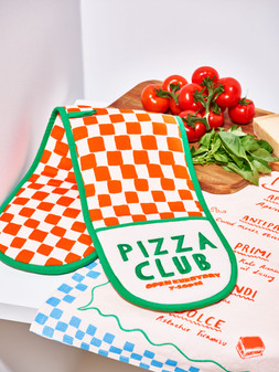 Pizza Club Chequerboard Oven Gloves £22.50