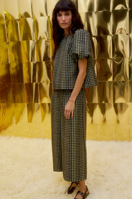 https://www.prshots.es/contents/archives/329/362/images/thumb350x287_auto/oliver_bonas_black-green-checked-jacquard-cropped-wide-leg-trous_76192_thumb.jpg