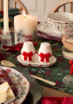 0601 2072750 B&M AW26 Alpine Charm Dining Cameo09 Crop