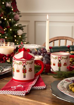 0601 2072750 B&M AW26 Timeless Tradition Dining Cameo08 Crop