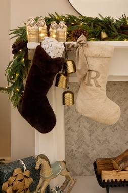 0805 2072750 B&M AW26 ALPINE CHARM LIVING ROOM CAMEO 1