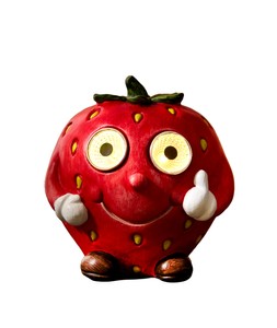 B&M GARDEN SS26 // FRUITS - 8 WEEK ONLY // SOLAR CUTE FRUIT WITH BIG EYES - STRAWBBERRY // £3.50 //