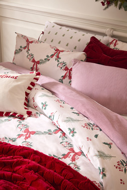 B&M AW26 Timeless Tradition Bedroom Cameo 2