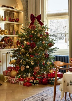 Classic Noel tree