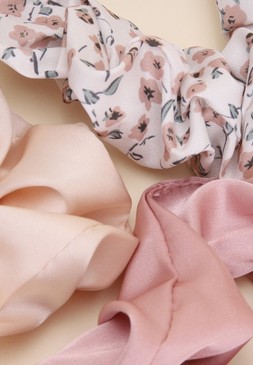 3pk Pink Floral Scrunchies