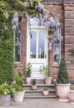 OUTDOOR BRAMPTON MOCHA TERRACOTTA PLANTERS - S &pound;29.99 : M - &pound;39.99 : L &pound;49.99