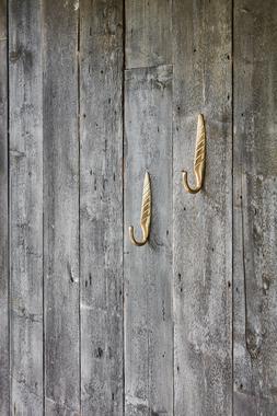 Botanic Leaf Plant Hook Gold H20cm &pound;12.99