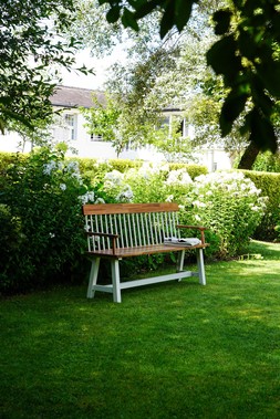 BROADWAY ACACIA WOOD CREAM GARDEN BENCH H89CM W160CM &pound;599.99