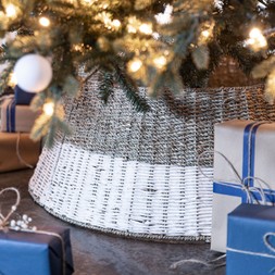 ROUND FOLDABLE WICKER & WHITE TREE SKIRT D70CM £59.99