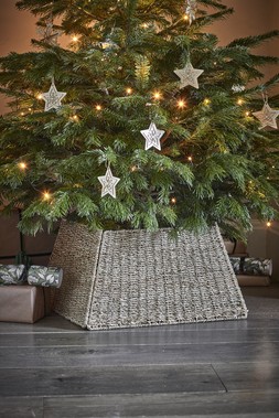Seagrass Artisanal Handwoven Foldable Square Tree Skirt &pound;44.99