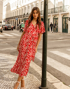 https://www.prshots.es/contents/archives/3700/1570/images/thumb350x287_auto/threadbare_womens-red-floral-print-v-neck-belted-flutter-sleeve-_61f75_thumb.jpg