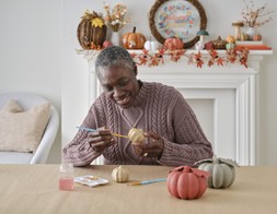 Mache Pumpkin with Leaves 7.5cm