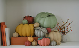 Mache Pumpkin with Leaves 7.5cm