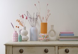 Ceramic Reeded Vase 10cm x 17.5cm £5.50