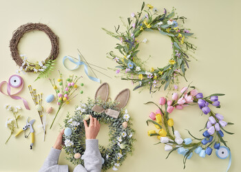 https://www.prshots.es/contents/archives/3746/1580/images/thumb350x287_auto/hobbycraft_2026_easter_wreath-making-3_thumb.jpg