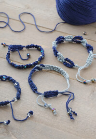 https://www.prshots.es/contents/archives/3746/1580/images/thumb350x287_auto/hobbycraft_hobbycraft-macrame-jewellery-making-workshop-1_thumb.jpg