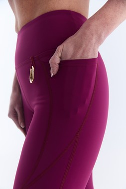 ELEVATE Sports bra £45 & ELEVATE Leggings £80 & Ultimate Grip Stripe Slouch Socks £12.00