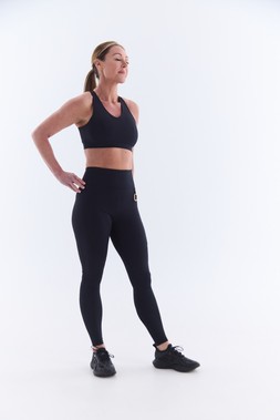 ELEVATE Sports bra £45 & ELEVATE Leggings £80 & Ultimate Grip Stripe Slouch Socks £12.00