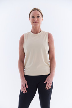 ELEVATE Sports bra £45 & ELEVATE Leggings £80 & Ultimate Grip Stripe Slouch Socks £12.00
