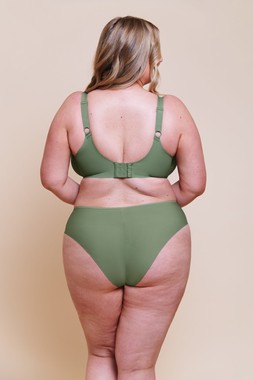 Smoothie Lace Sage Green Bra £38 €60 CAD $87 AUS $91.95, Brazilian £16 €26 CAD $30 AUS $32.95 11