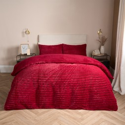 OHS Ribbed Faux Fur Duvet Set - Red - Double £28
