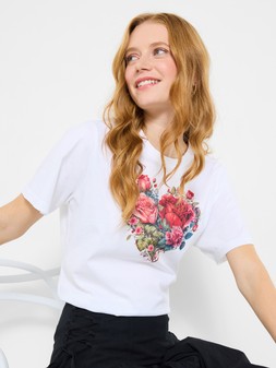 Joe Browns Heart Of Roses Graphic T-Shirt €35 at Very.ie