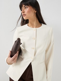 Vero Moda Vmdrea Long Sleeve Fitted Blazer €70 at Very.ie