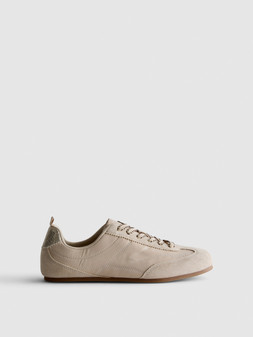PRIMARK OLDER GIRLY SLIM FASHION TRAINER, $18 RON70 HUF5200 PLN60 CZK365 €(NE)15 €14 £12 (1)