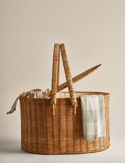 M&S Picnic Hamper with Bottle Holders £40