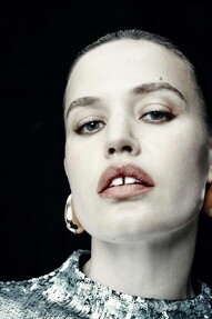 https://www.prshots.es/contents/archives/98/201/images/thumb350x287_auto/marks_amp-spencer_ms-x-16arlington-sequin-dress-295-earring-45-3_55aef_thumb.jpg