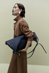 https://www.prshots.es/contents/archives/98/201/images/thumb350x287_auto/marks_amp_spencer_faux-leather-tote-bag-45_1_74a1f_thumb.jpg
