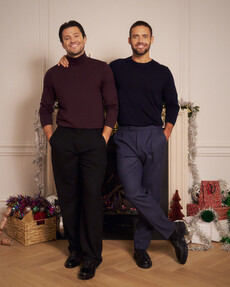 https://www.prshots.es/contents/archives/98/201/images/thumb350x287_auto/marks_amp_spencer_ms-autograph-tapered-fit-single-pleat-trouser__01bd6_thumb.jpg